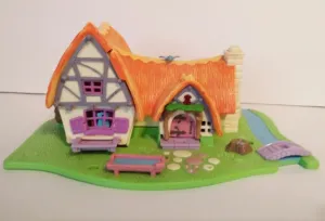 Bluebird Polly Pocket Disney Snow White 7 Dwarfs Cottage