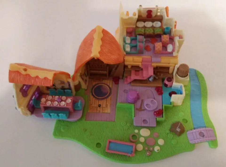 Bluebird Polly Pocket Disney Snow White 7 Dwarfs Cottage