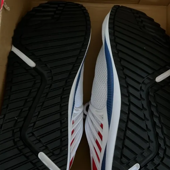 BRAND NEW MENS PUMA SNEAKER