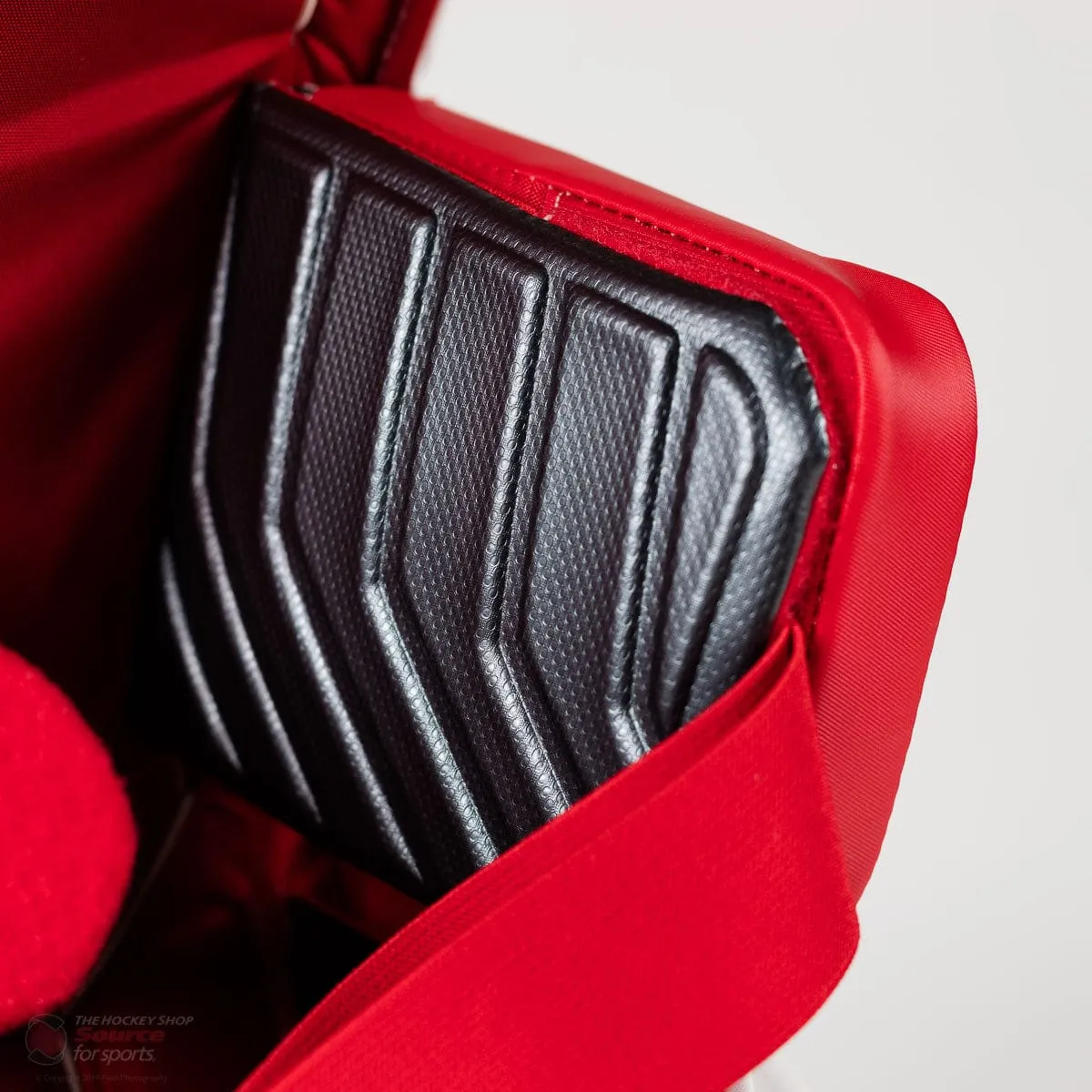 CCM Extreme Flex 4 Pro Senior Goalie Leg Pads