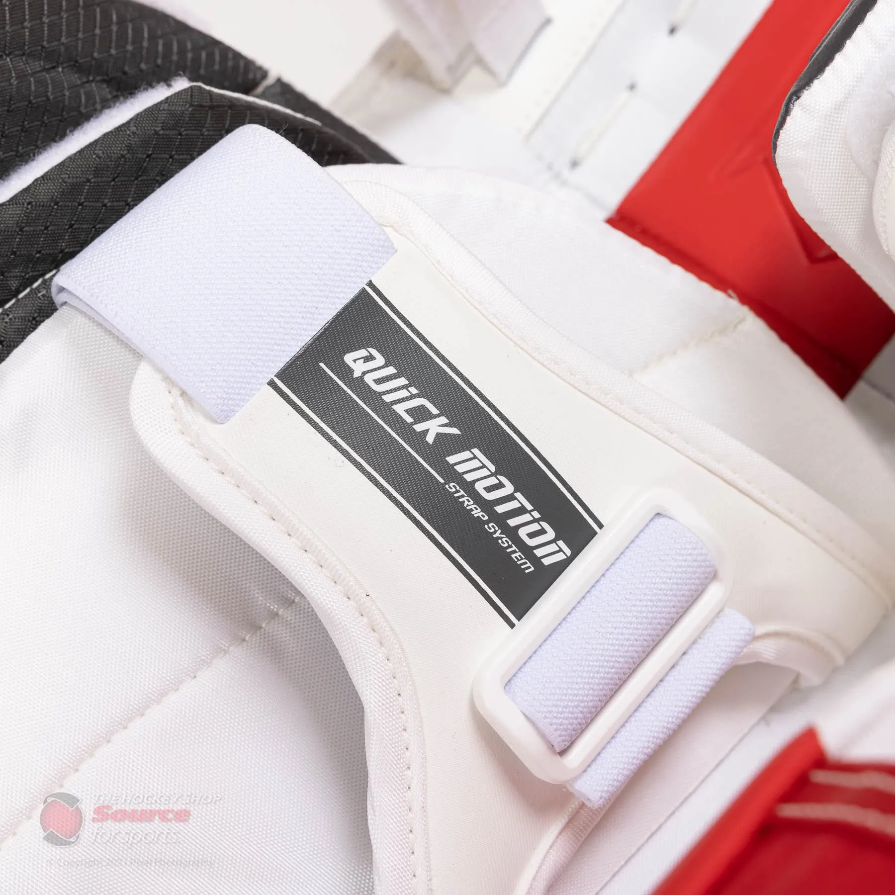 CCM Extreme Flex 5 Senior Goalie Leg Pads