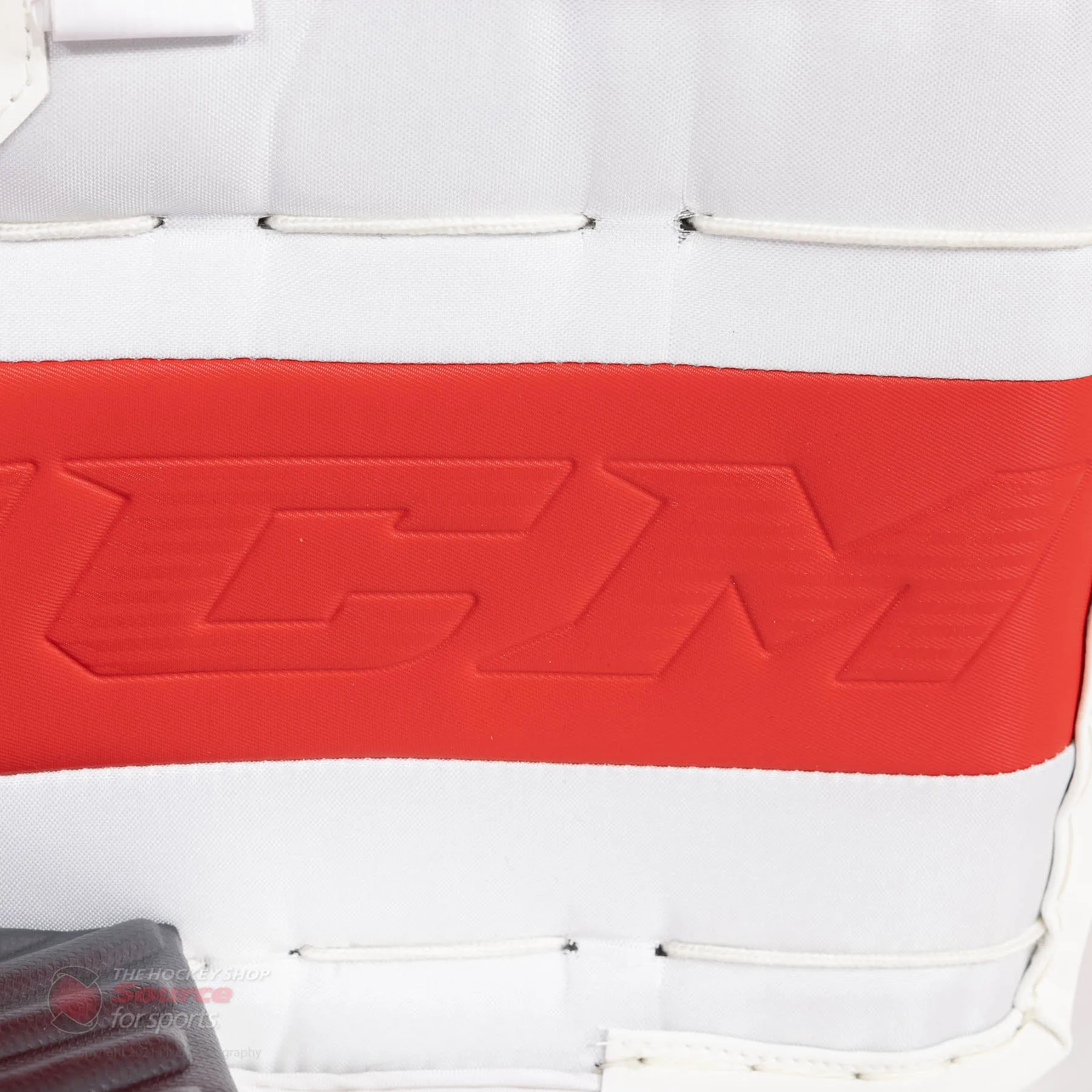 CCM Extreme Flex 5 Senior Goalie Leg Pads