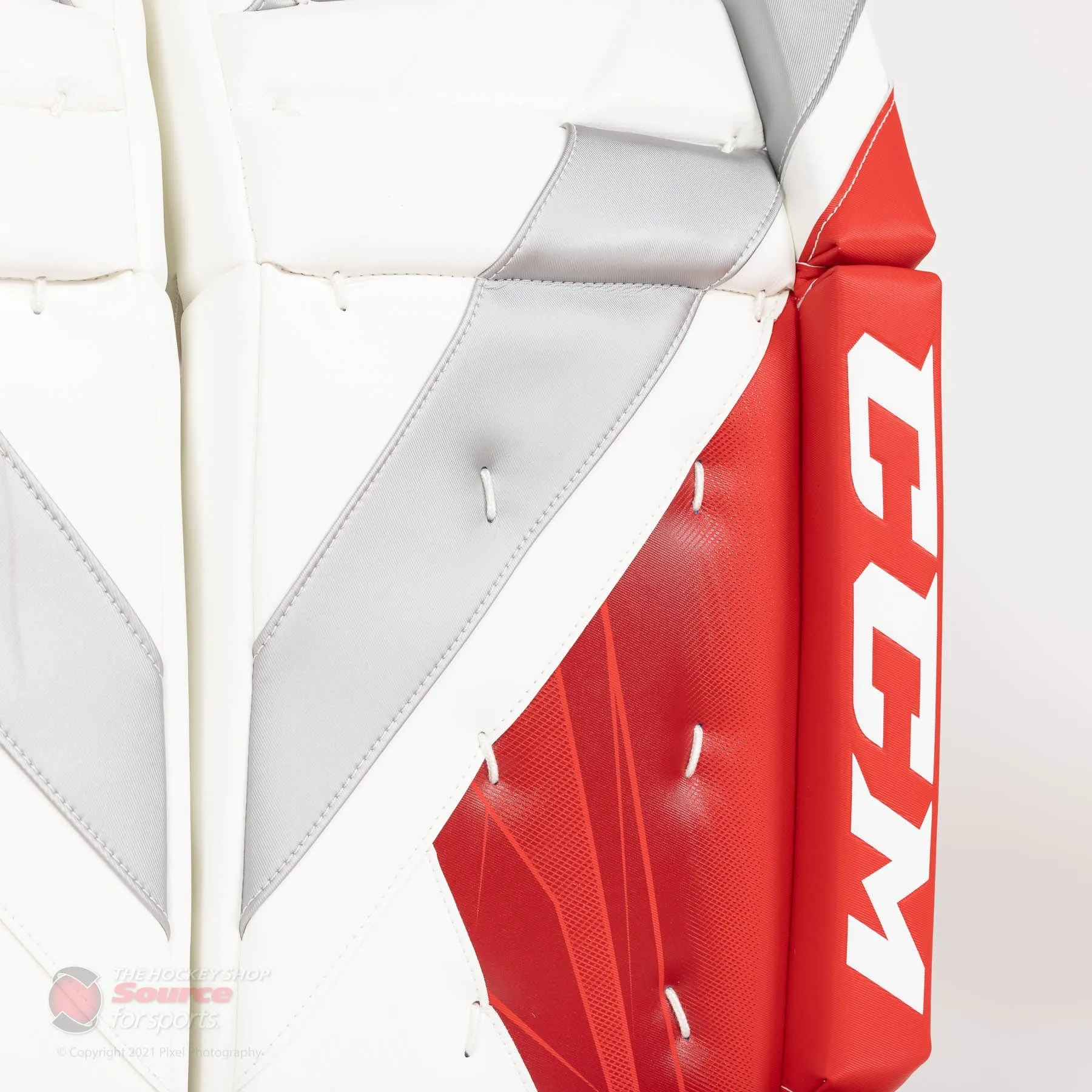 CCM Extreme Flex 5 Senior Goalie Leg Pads