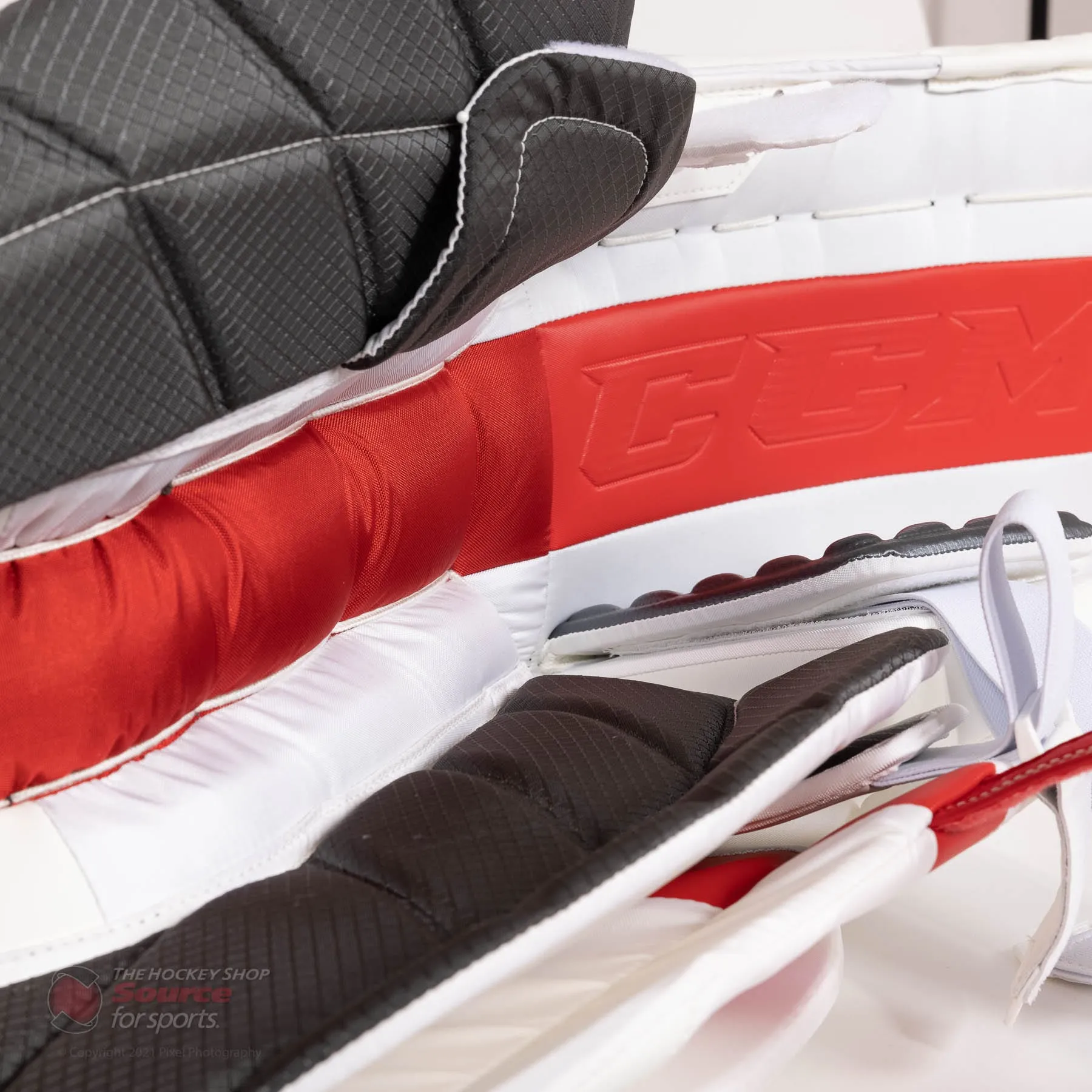 CCM Extreme Flex 5 Senior Goalie Leg Pads
