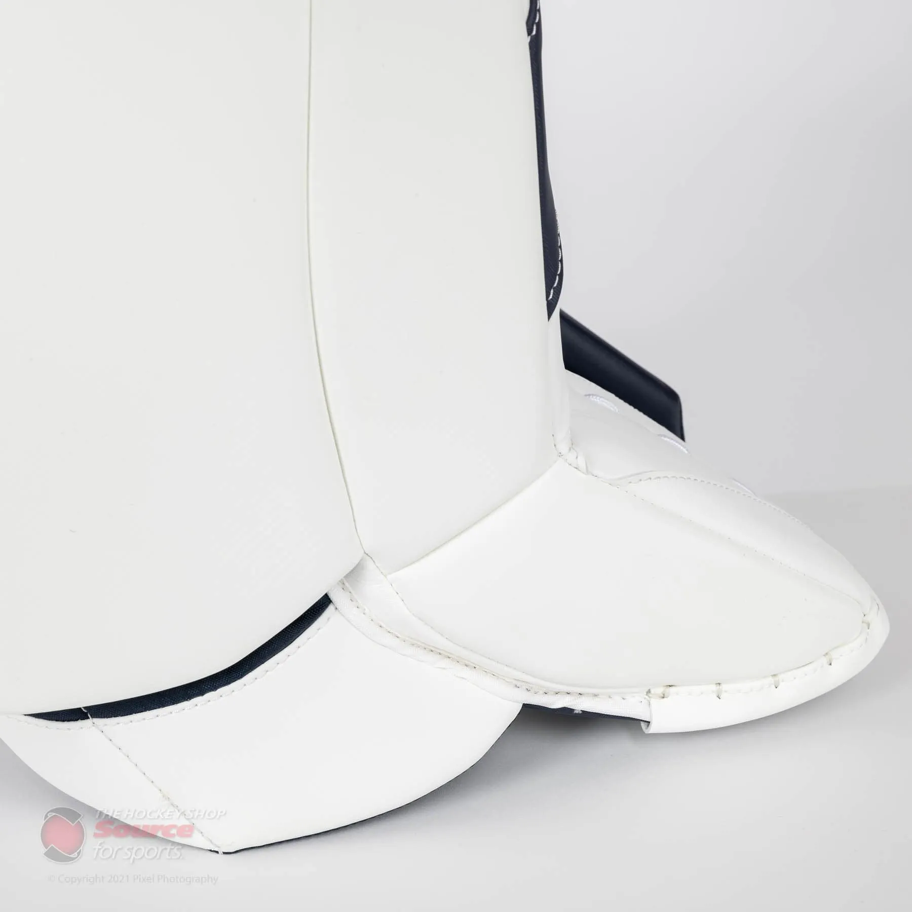 CCM Extreme Flex E5.9 Intermediate Goalie Leg Pads