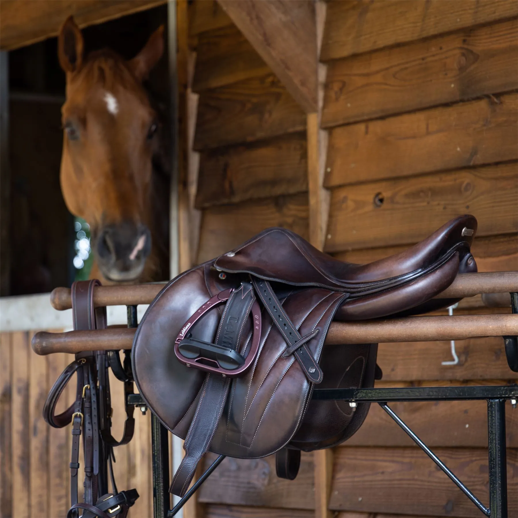 LeMieux Vector Balance Stirrup