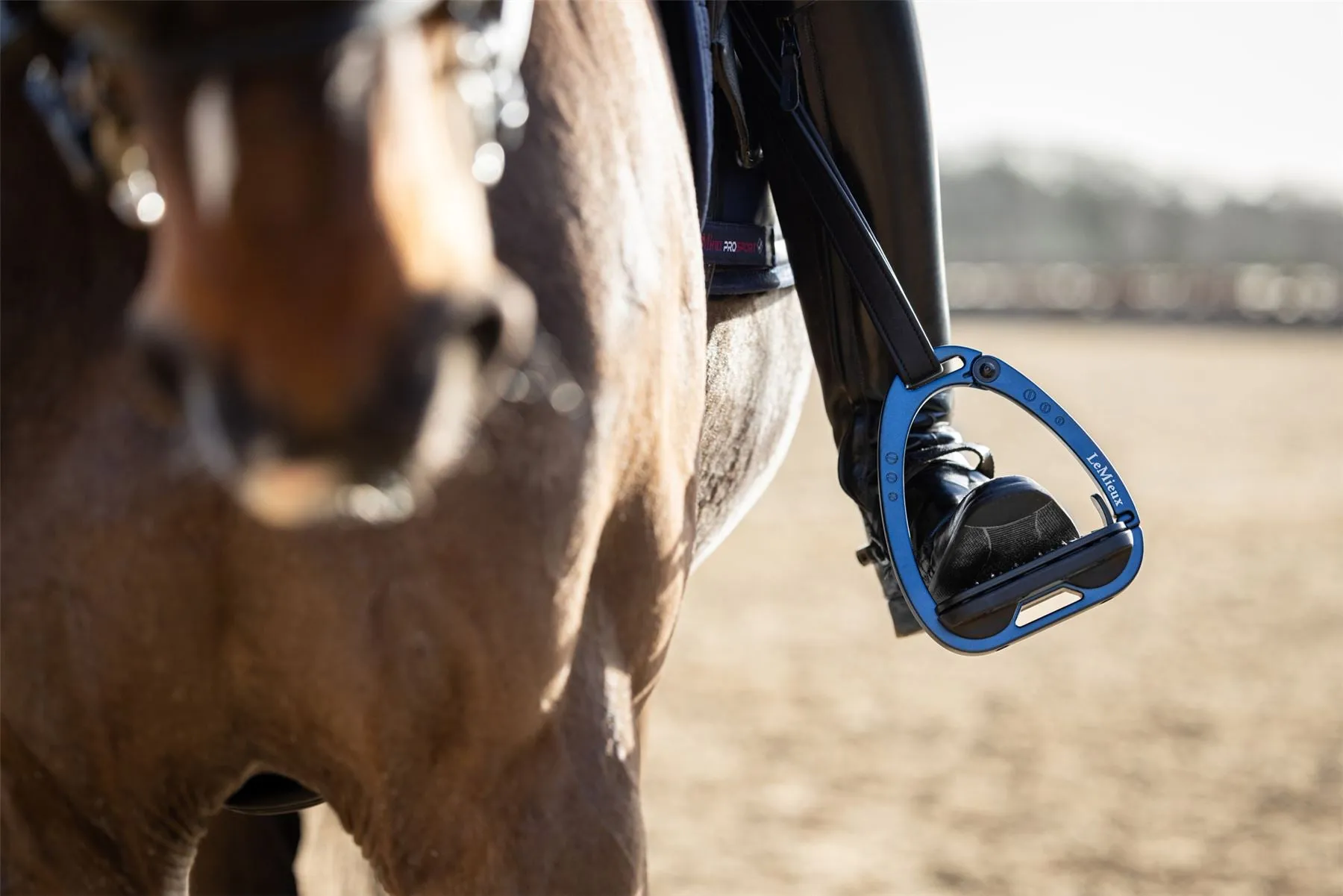 LeMieux Vector Balance Stirrup