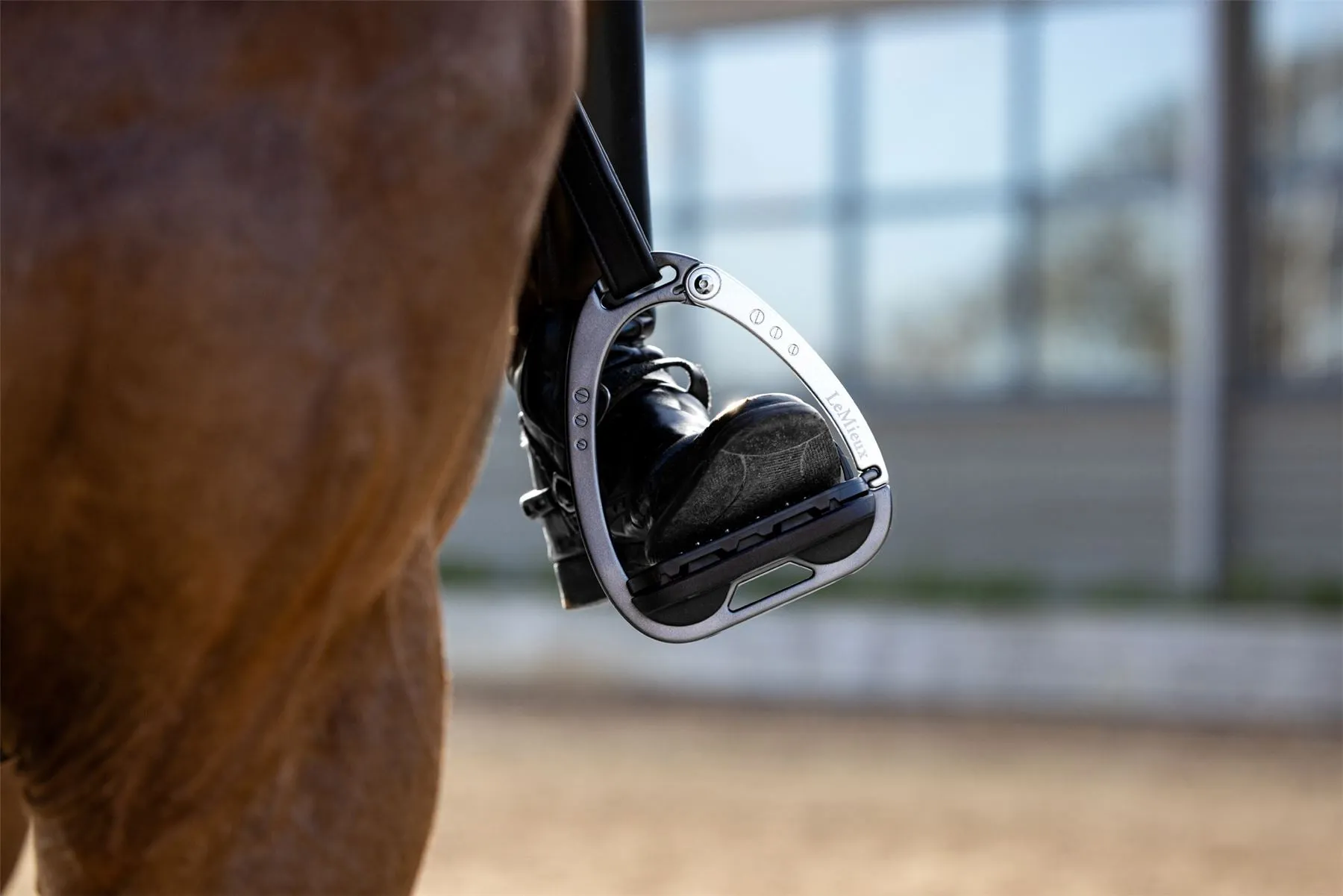 LeMieux Vector Balance Stirrup