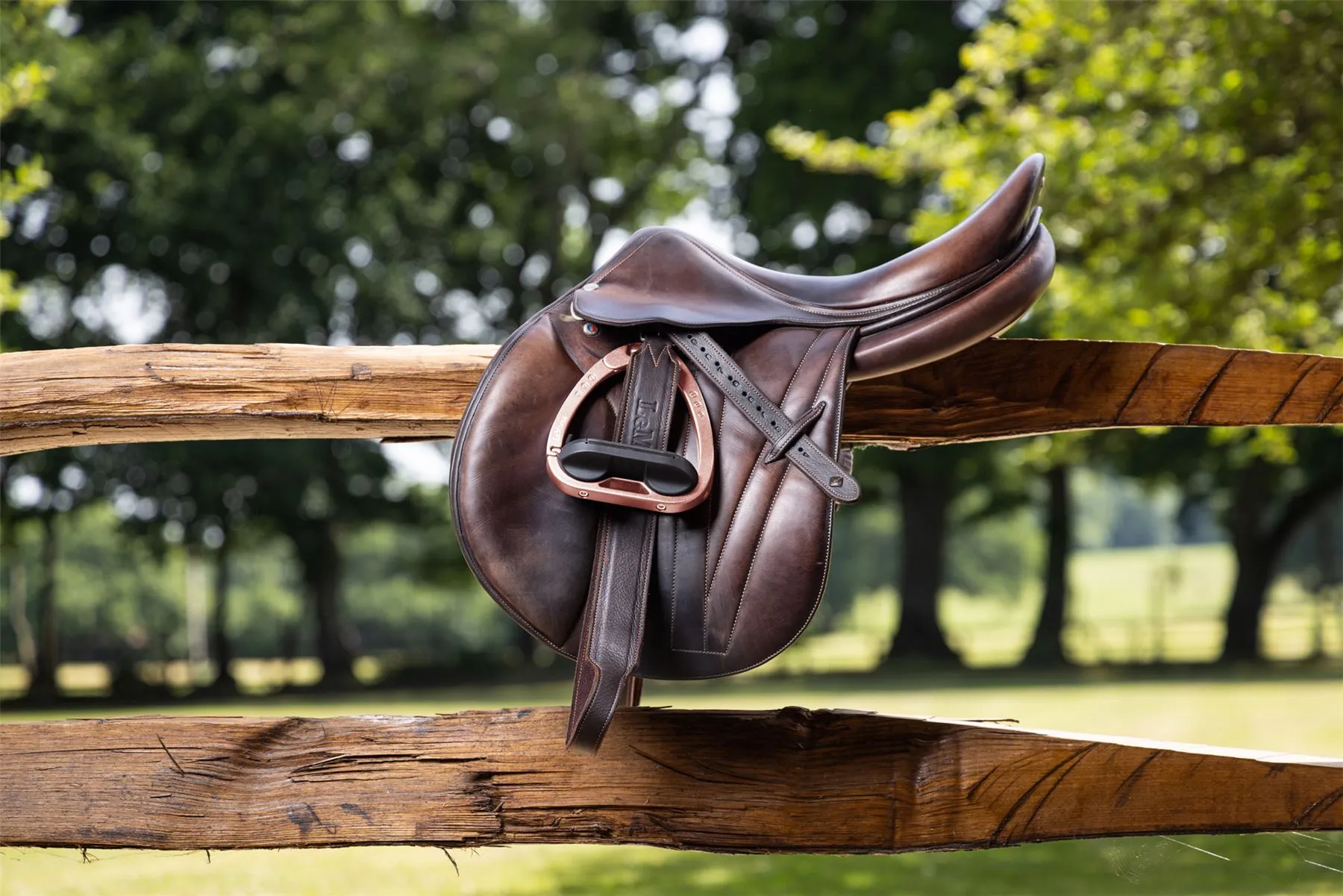 LeMieux Vector Balance Stirrup