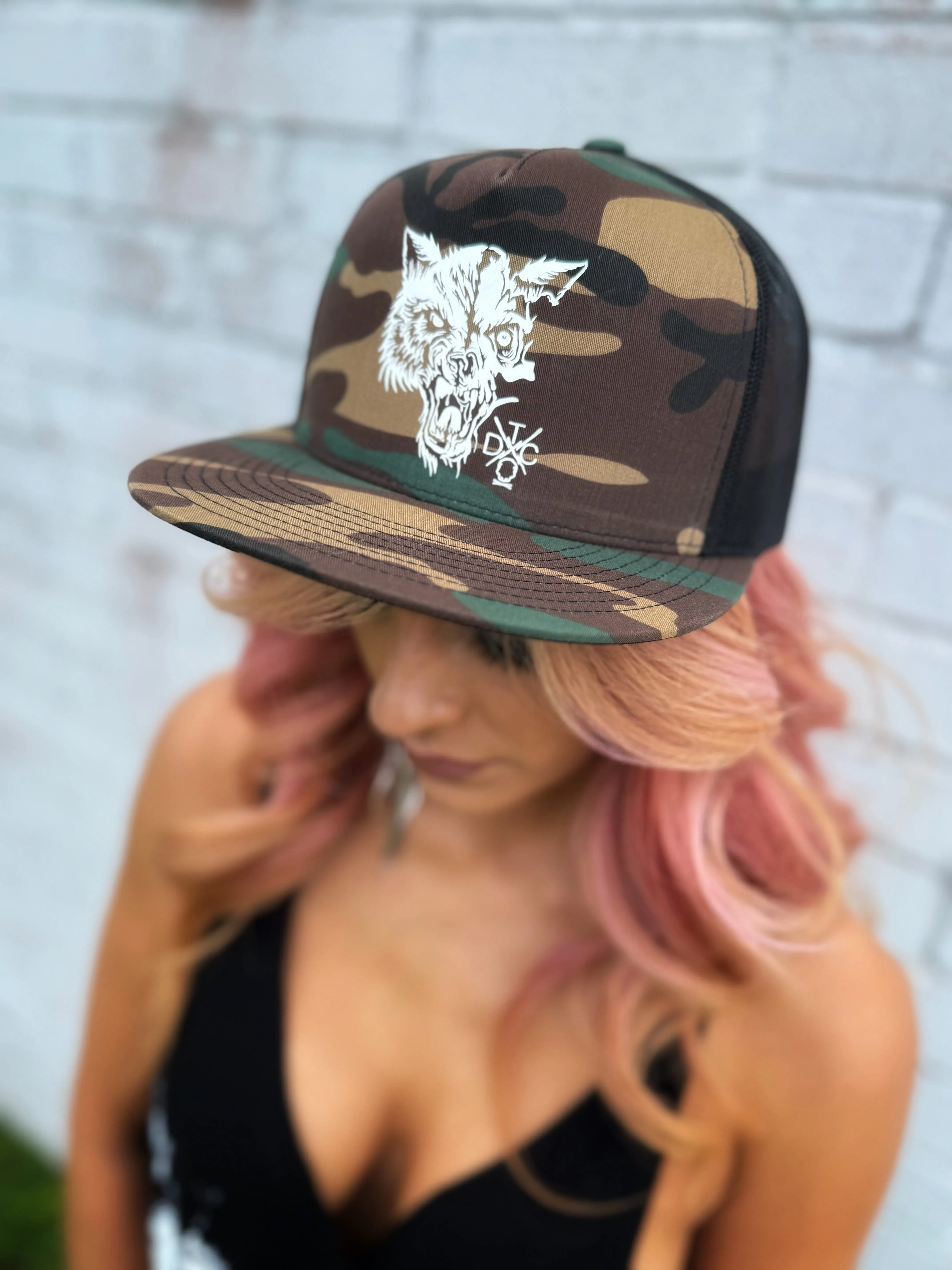 LONE WOLF GREEN CAMO HAT